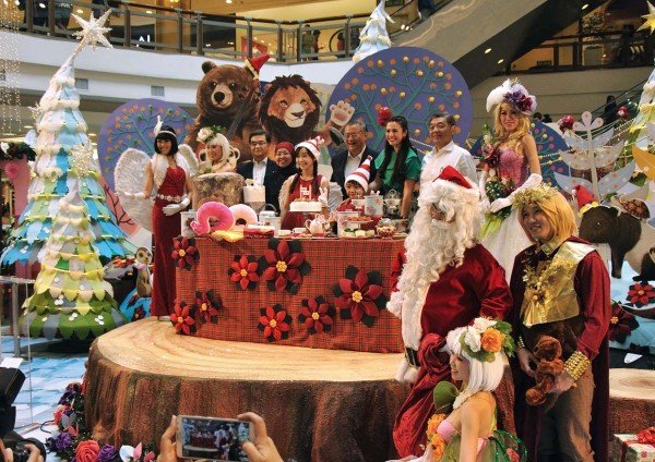 1 utama shopping centre rustic woodland christmas 2014