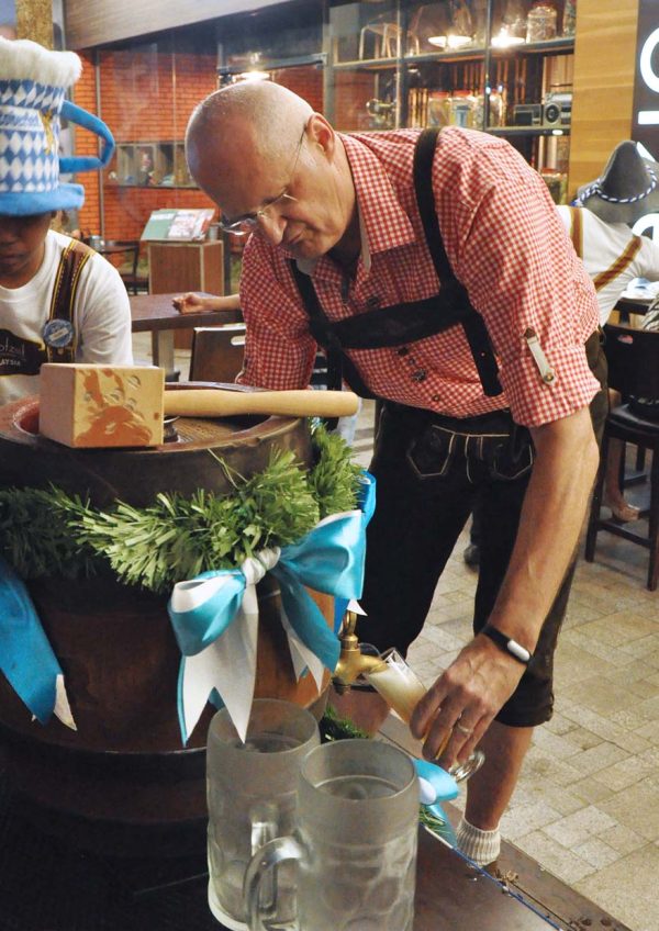 oktoberfest brotzeit german bier bar restaurant beer pouring