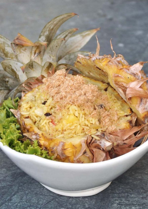 aroi dee thai restaurant palm garden hotel ioi resort city pineapple fried rice