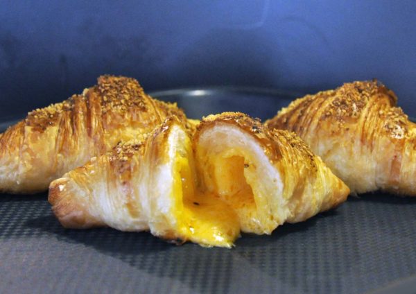 donutes coffee and cake baking golden liu sha mini croissant