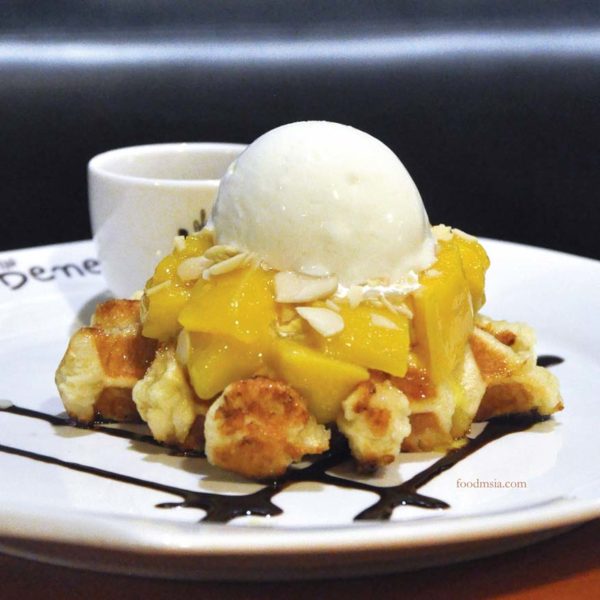 caffe bene mangotella waffle
