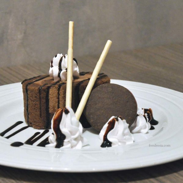 kokoro confe japanese cuisine desa sri hartamas chocolate swiss roll dessert