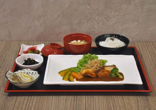 kokoro confe japanese cuisine desa sri hartamas grilled salmon rice set