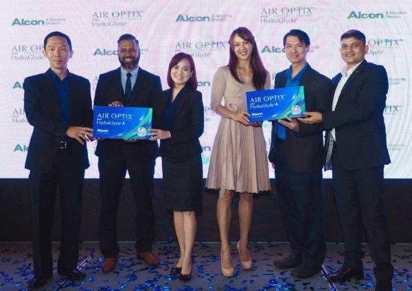 alcon air optix plus hydraglyde contact lenses launching