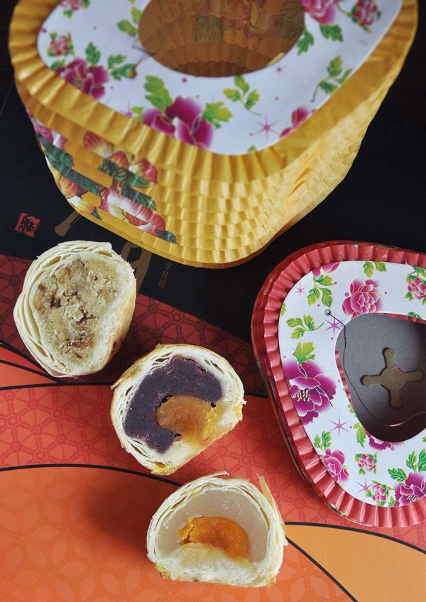 donutes coffee cake baking mid autumn festival taiwanese mooncake mung bean fried onion