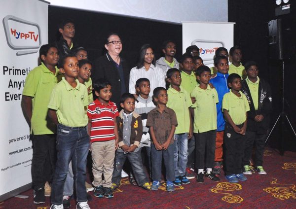 hypptv deepavali agathians shelter group photo