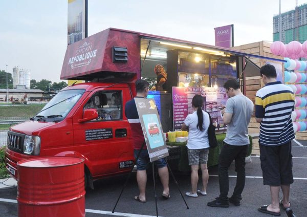 akasa cheras south hap seng land light up together food truck