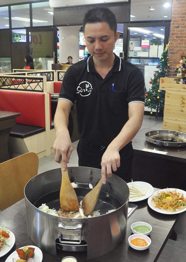 yoogane malaysia korean cuisine christmas menu honey miso chicken pan