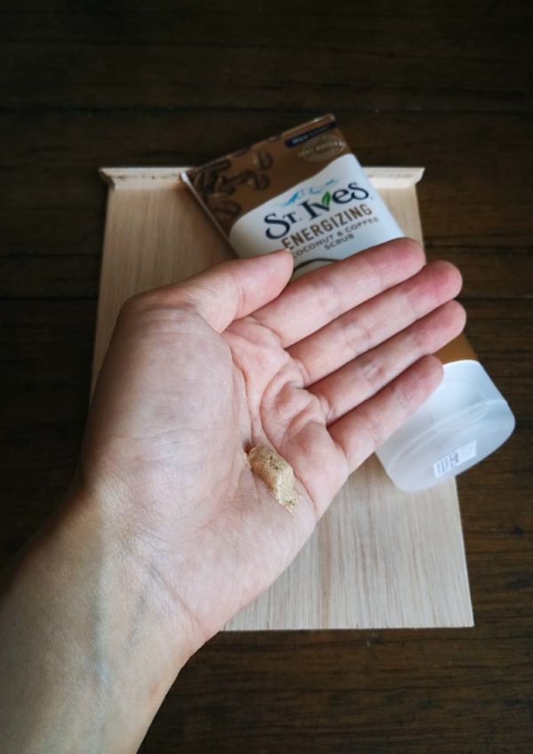 st ives face scrub turn up the glow energizing coconut and coffee