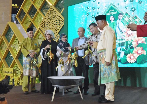 pavilion kuala lumpur festive mall decoration the beauty of raya launching