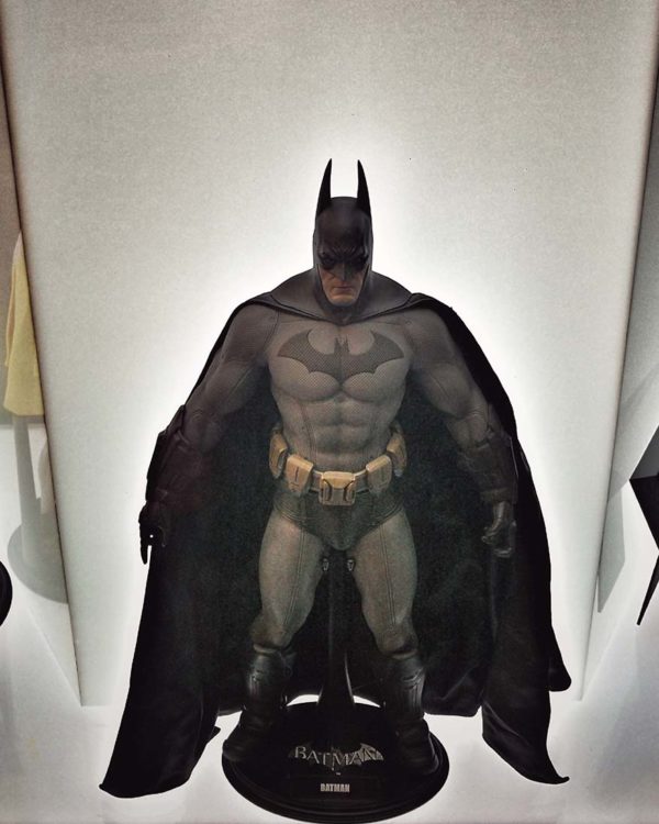 resorts world genting skyavenue batman 80th anniversary figurine