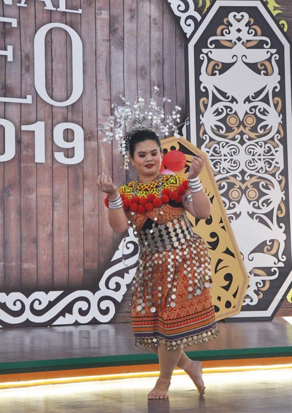 international borneo fest suria klcc kuala lumpur cultural dance