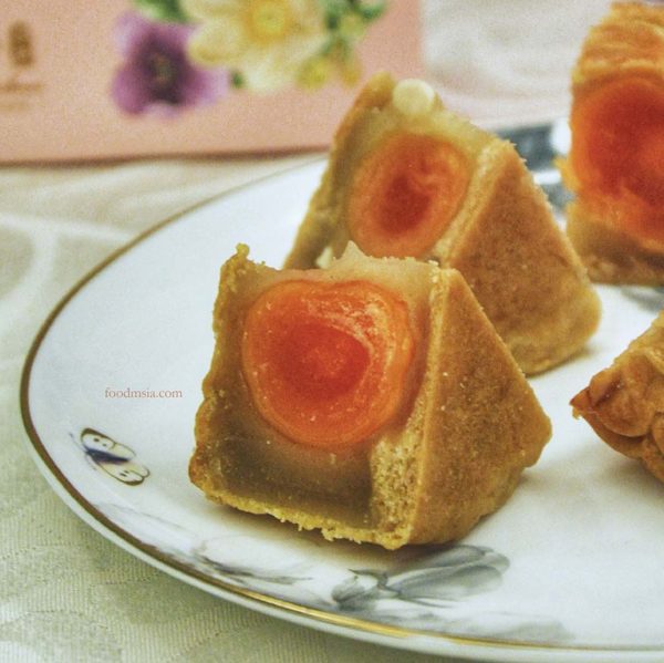 grand harbour mid autumn festival classic handmade mooncake double yolk