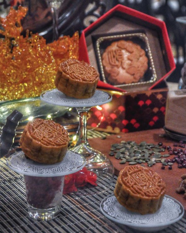 eastin hotel kuala lumpur mid-autumn festival mooncake lotus paste