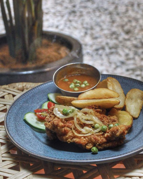 luckin kopi kuala lumpur hainanese chicken chop