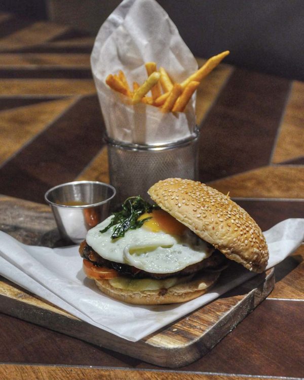 tommy thongchai thai fusion restaurant jaya one pj krapao pork burger
