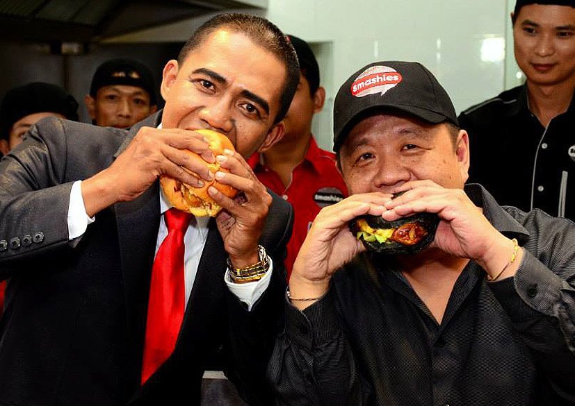 President “Barrack Obama” Takes First Bite at Smashies Burger Launches In Setapak