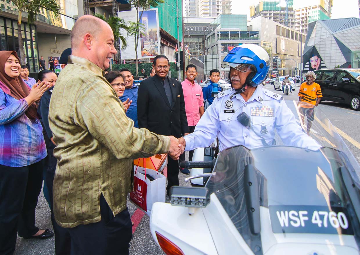 Grand Millennium Kuala Lumpur Shares The Festive Joy With City Traffic Officers