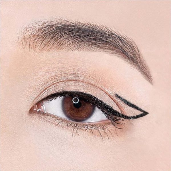 you beauty stay all day pen eyeliner cat eye look