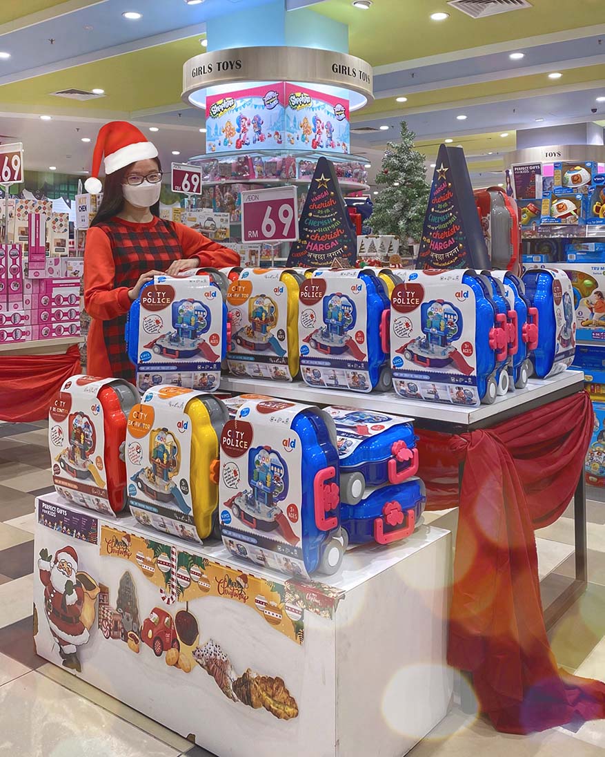 12 Gifts of Christmas Festive Countdown @ AEON
