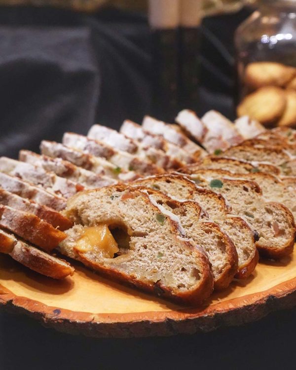 intercontinental kl hotel serena brasserie garden-to-plate christmas buffet stollen bread