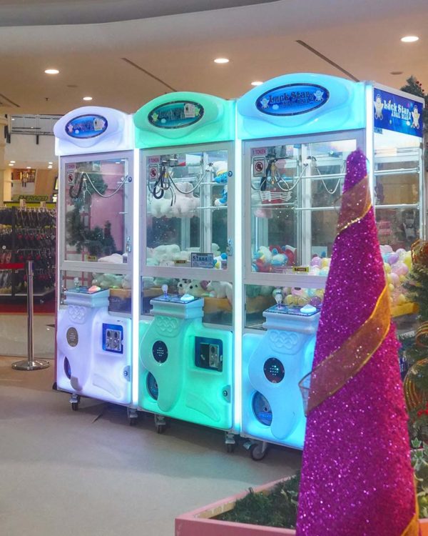 the mines shopping mall seri kembangan christmas campaign claw machine