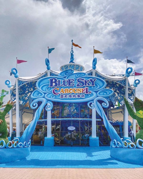 genting skyworlds theme park rio blue sky carousel
