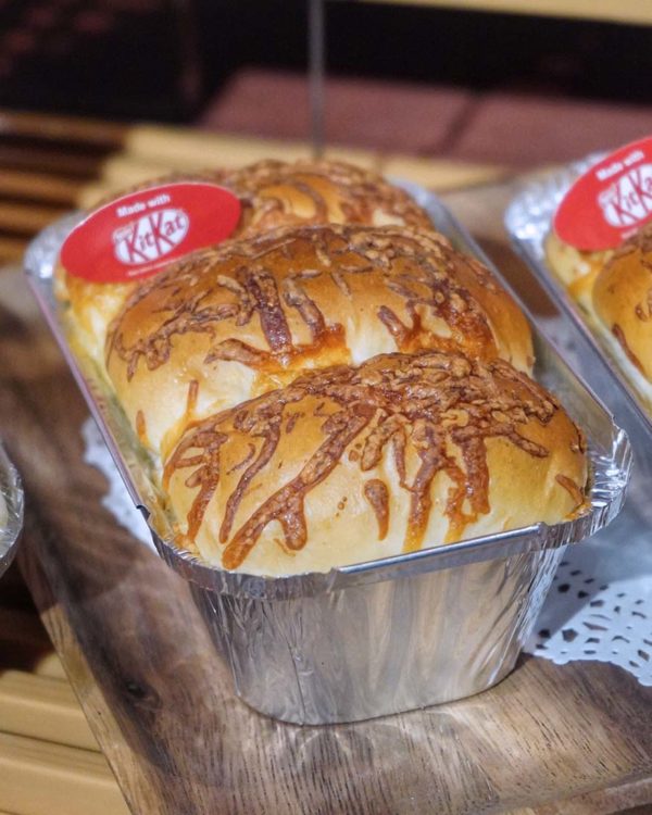 aeon la boheme nestle kitkat pastry collaboration cheesy loaf