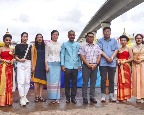 loy krathong festival ioi mall puchong launching group photo