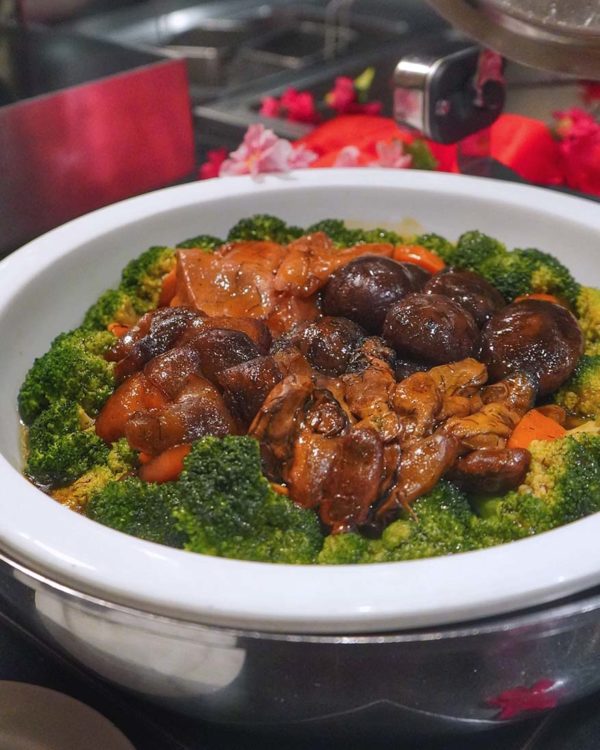 eastin hotel kuala lumpur swez brasserie cny reunion buffet dinner 2023 mushroom broccoli