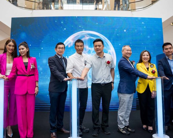 gintell s6 plus 8-hands wellness chair simon yam brand ambassador pavilion kuala lumpur