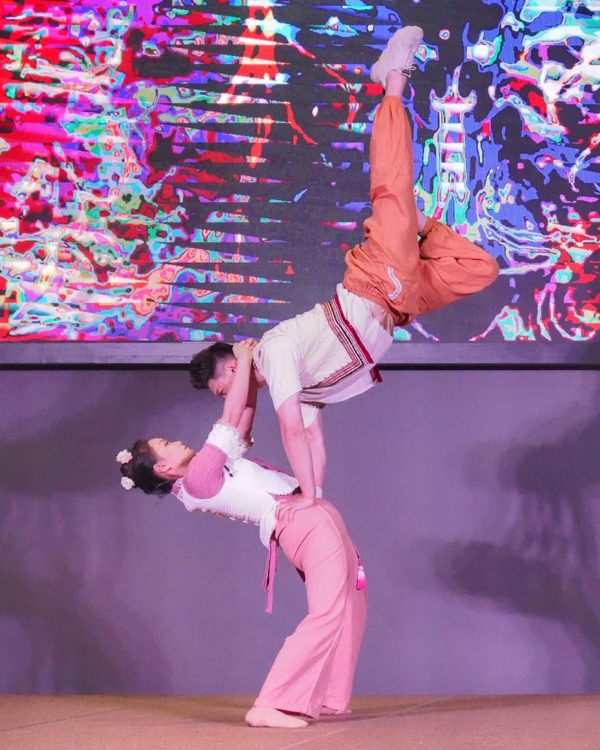 encore melaka the bountiful harvest of baiyue guangxi cultural group acrobatic performance