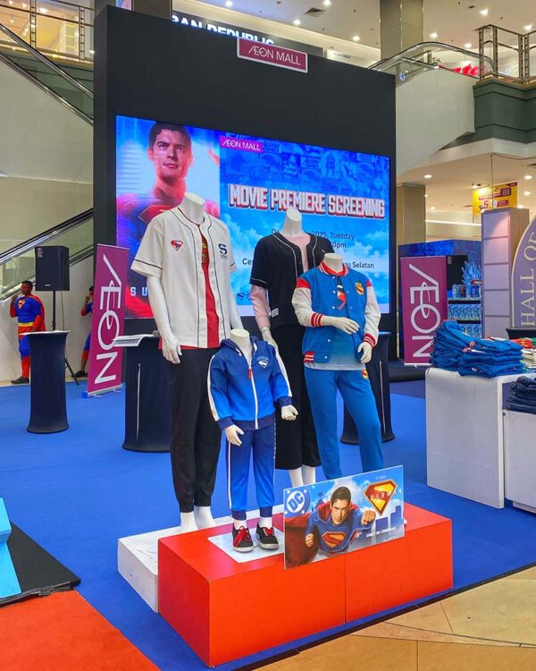 aeon mall malaysia superman pop-up store roadshow