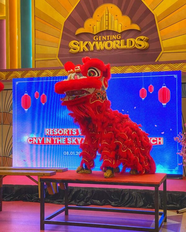 resorts world genting cny in the sky lion dance performance