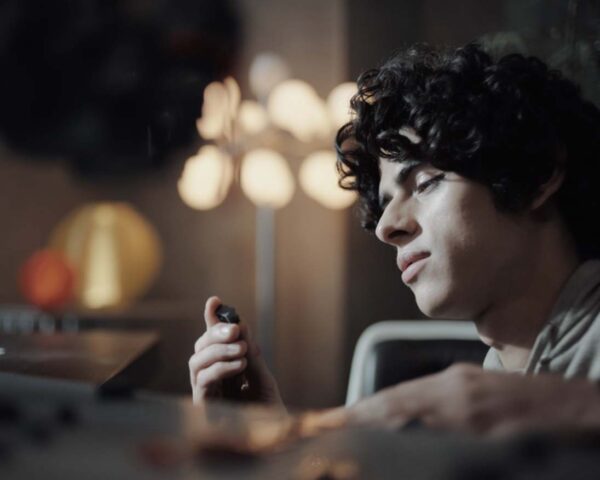smarter way enjoy game night this summer samsung bespoke ai windfree air conditioner