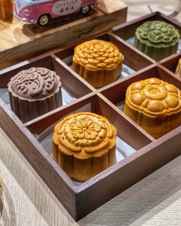 oversea mid-autumn festival 2026 the moonlight collection mooncake modern flavours